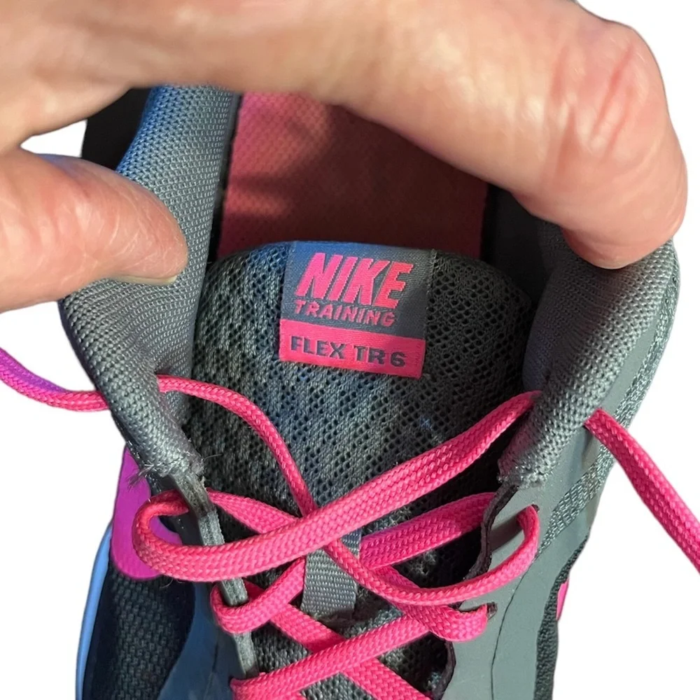 Nike training flex TR6 gray with pink laces